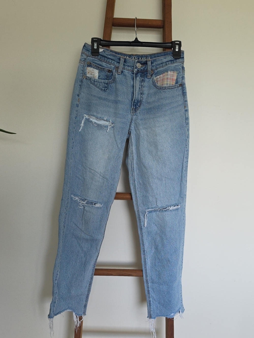American Eagle Outfitters Light Wash Distressed Straight-Leg Jeans